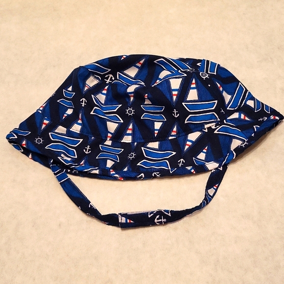 Floatimini sailboat sun hat with chin strap - Picture 2 of 4
